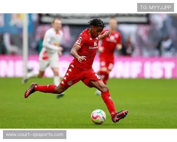 卢森堡足球明星崛起之路：从小国奇迹到国际舞台的辉煌表现