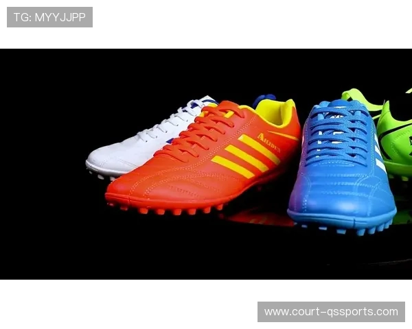 穿橙色足球鞋的球星们如何用独特配色彰显个人风格与竞技精神